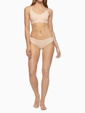 Calvin Klein Women's Invisibles Lightly Lined  Triangle Bra Brown -